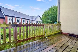 Decking area- click for photo gallery